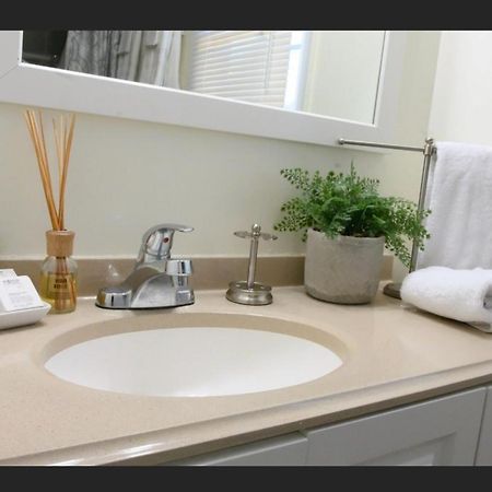 Great 2 Bedroom Condo,Free Parking,Easy Commute. Ирвингтон Экстерьер фото