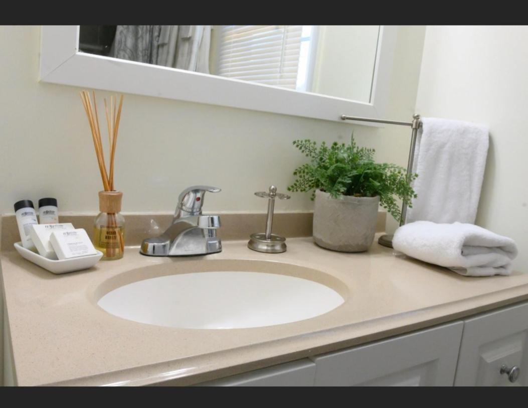 Great 2 Bedroom Condo,Free Parking,Easy Commute. Ирвингтон Экстерьер фото